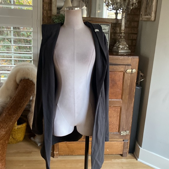 CLOAK HOODED CAPE JACKET HIDDEN IN PLAIN SIGHT UNIQUE SMALL EXCELLENT  GOTH - Picture 8 of 8